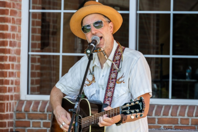 Brunch: Brian Dolzani at Daryl’s House – Pawling, NY