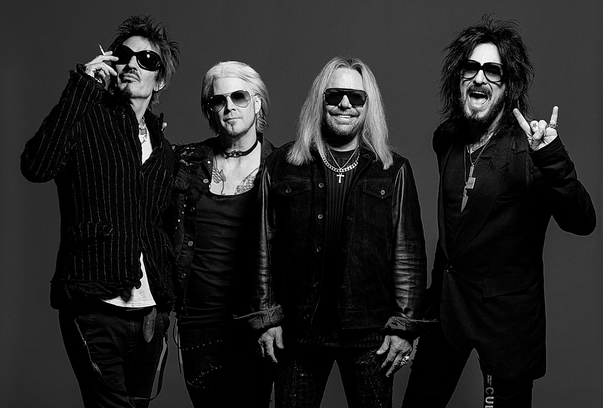 The Return Of The Carnival Of Sins: Mötley Crüe at RBC Amphitheatre – Toronto, ON