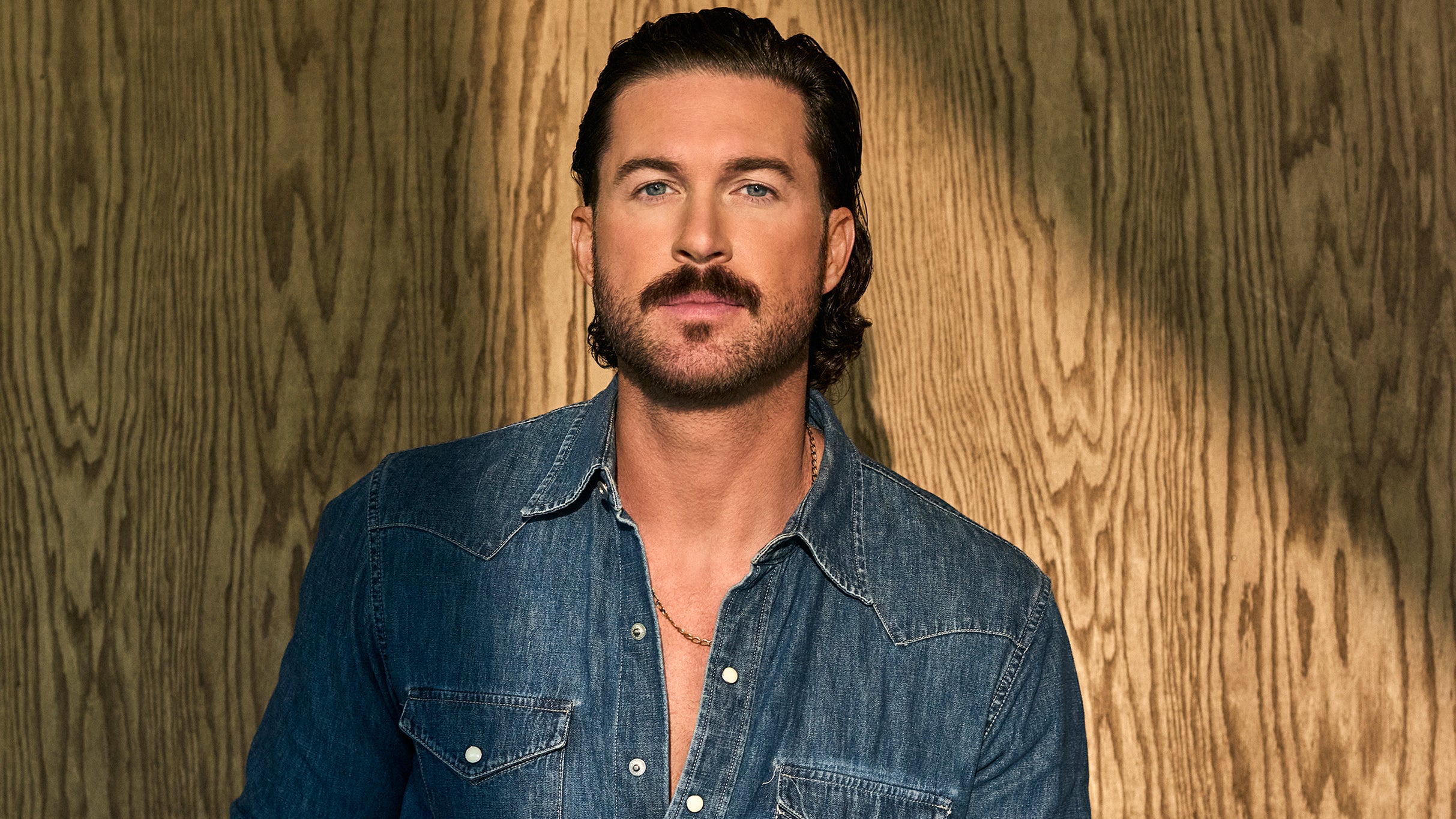 Riley Green w/ Trace Adkins at Cheyenne Frontier Days – Cheyenne, WY