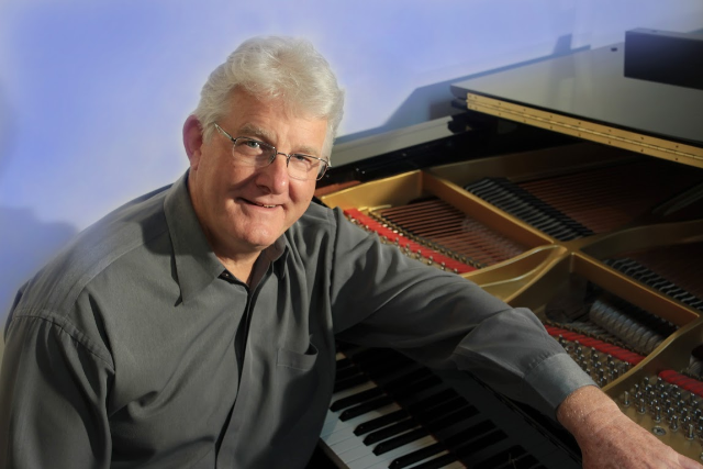 Bill Mays Trio at Birdland Theater – New York, NY