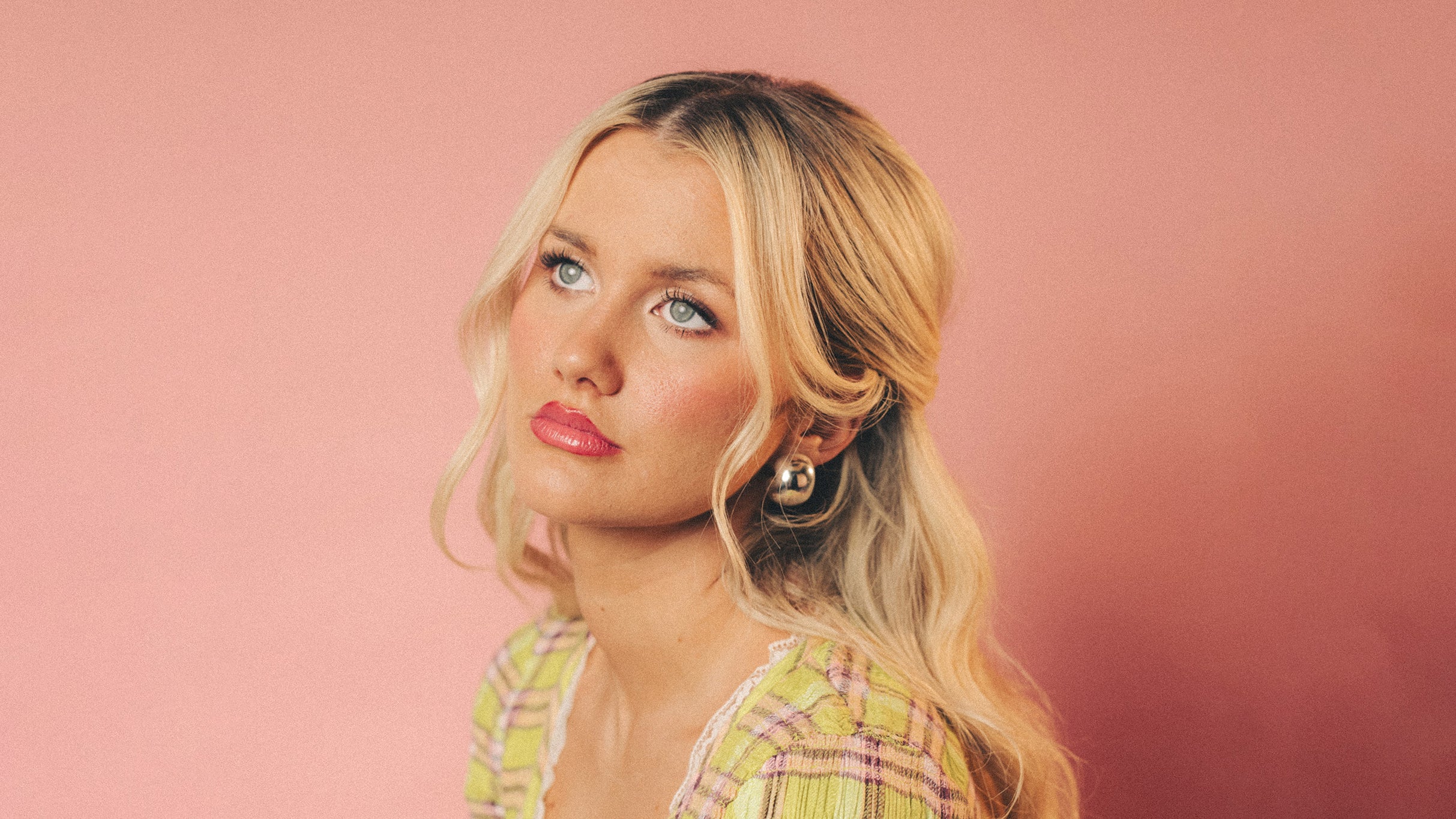 Elizabeth Nichols: I Don’t Kiss & Tell, I Kiss & Tour at Voodoo Room at the House of Blues San Diego – San Diego, CA