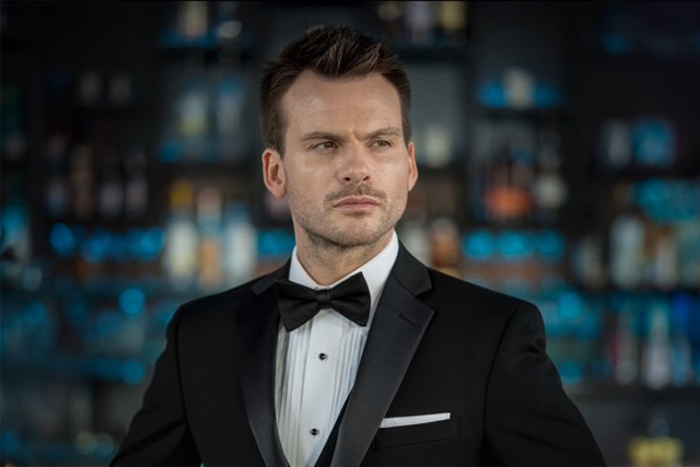 The Extraordinary Card Magic of Jason Ladanye at Brooklyn Improv (The Main Room) – Brooklyn, NY