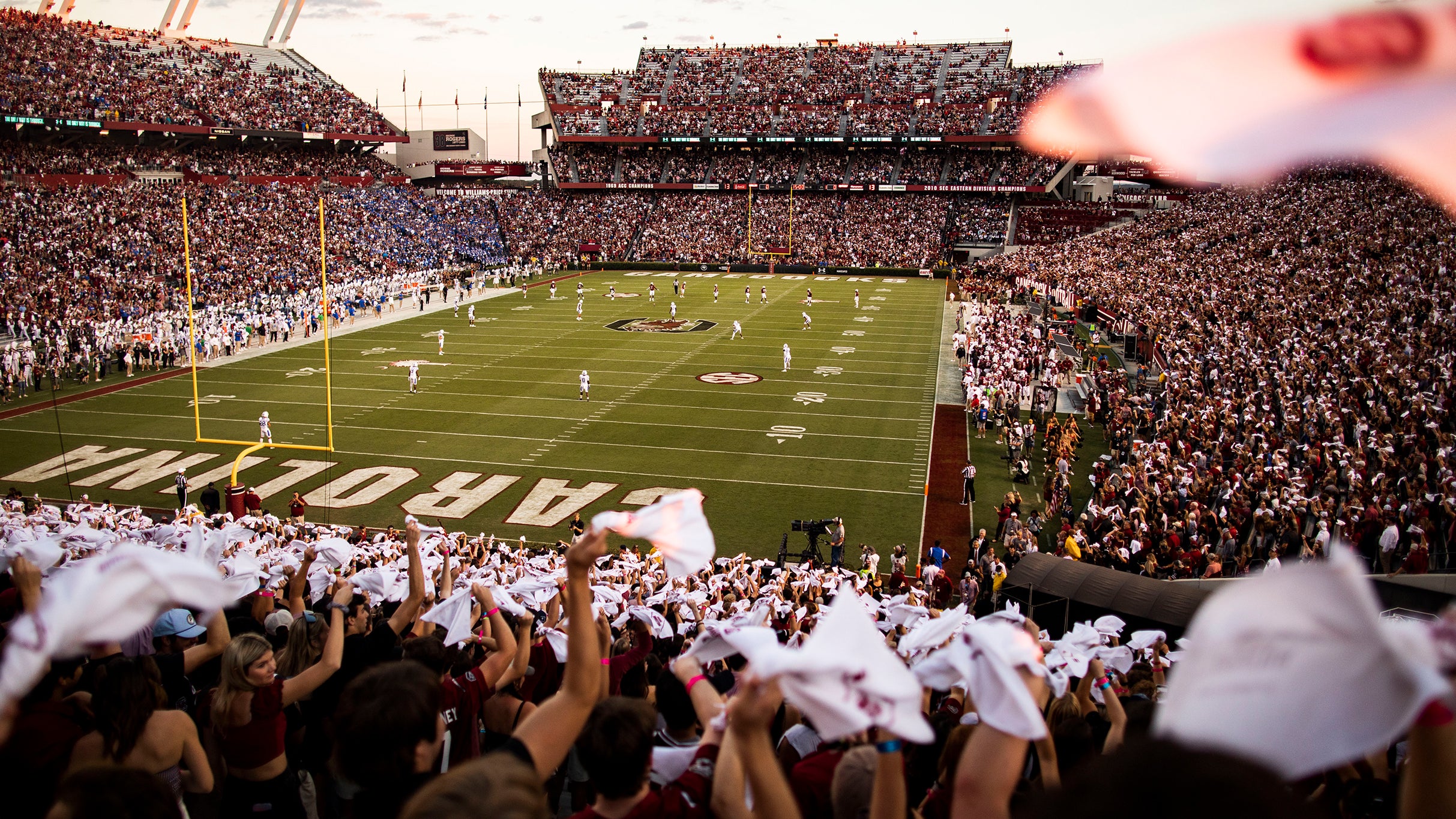 Univ of South Carolina Gamecocks Football vs. Tennessee Volunteers Football at Williams-Brice Stadium – Columbia, SC