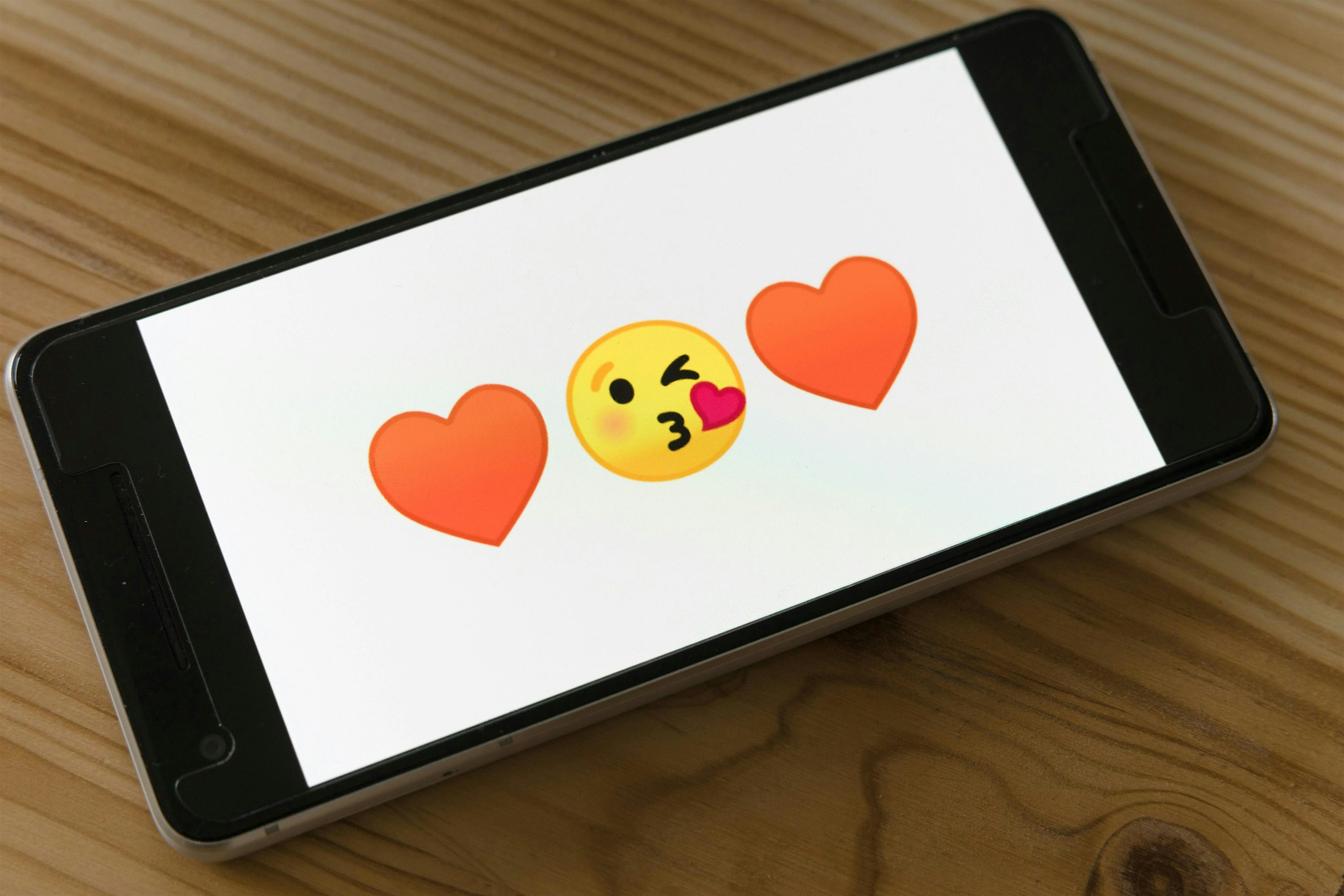 Meeting People Online: Safe Social Media, Online Dating, and More at Chicago Ridge Public Library – Chicago Ridge, IL